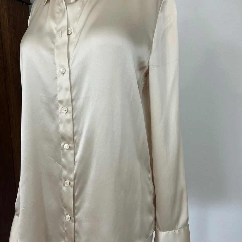 Elegant Cream Satin Blouse - Picture 3 of 10